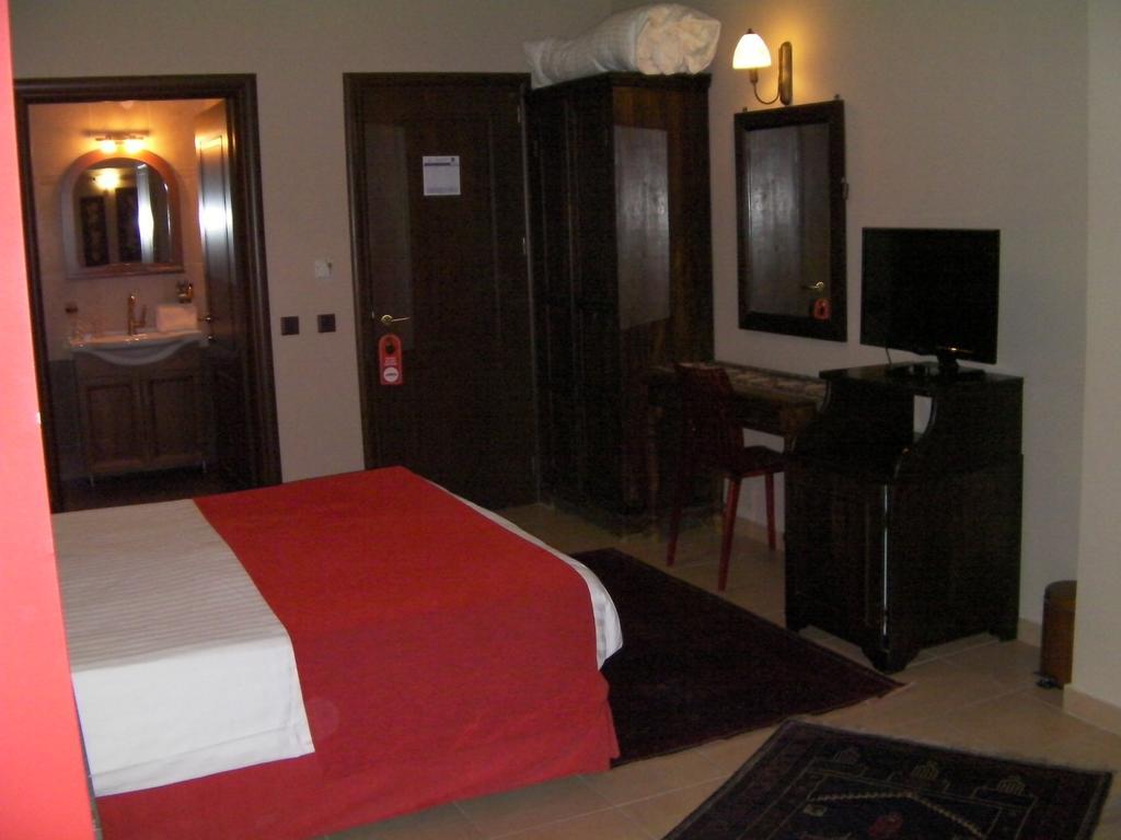 Pandion Luxury Boutique Hotel & Suites With Spa Неохори Екстериор снимка