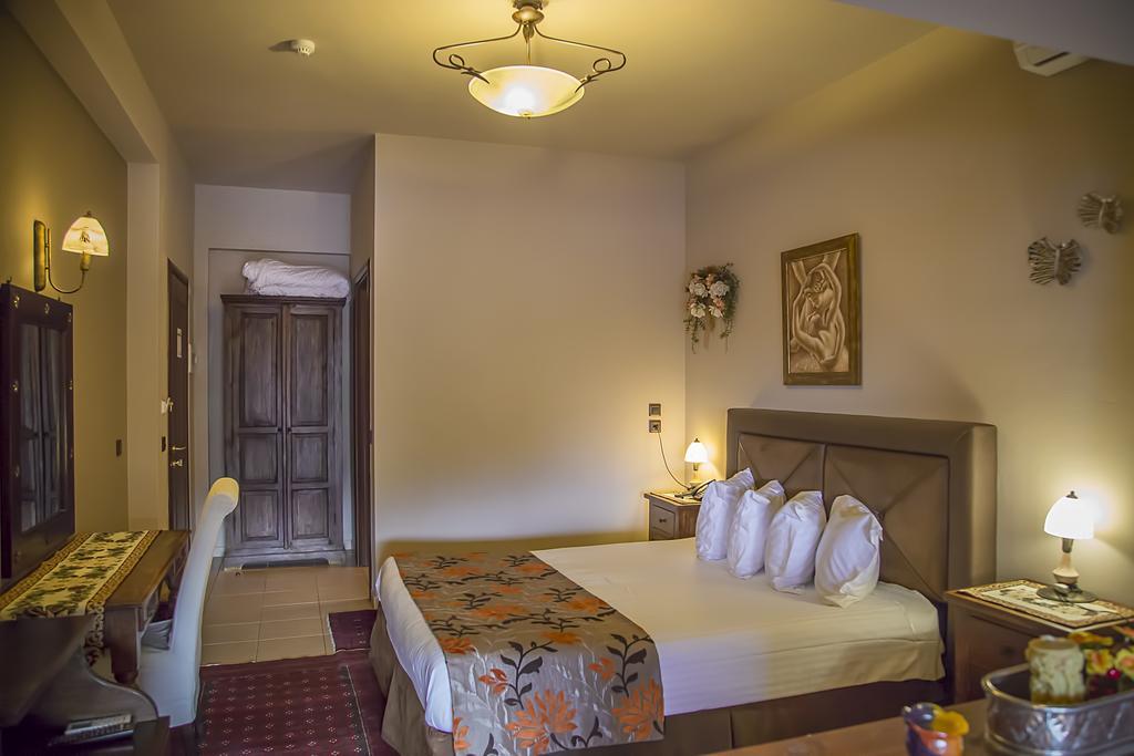 Pandion Luxury Boutique Hotel & Suites With Spa Неохори Екстериор снимка