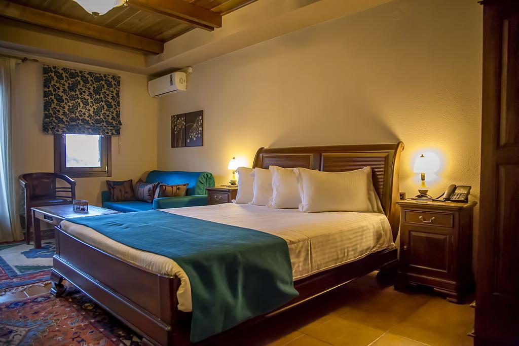 Pandion Luxury Boutique Hotel & Suites With Spa Неохори Екстериор снимка